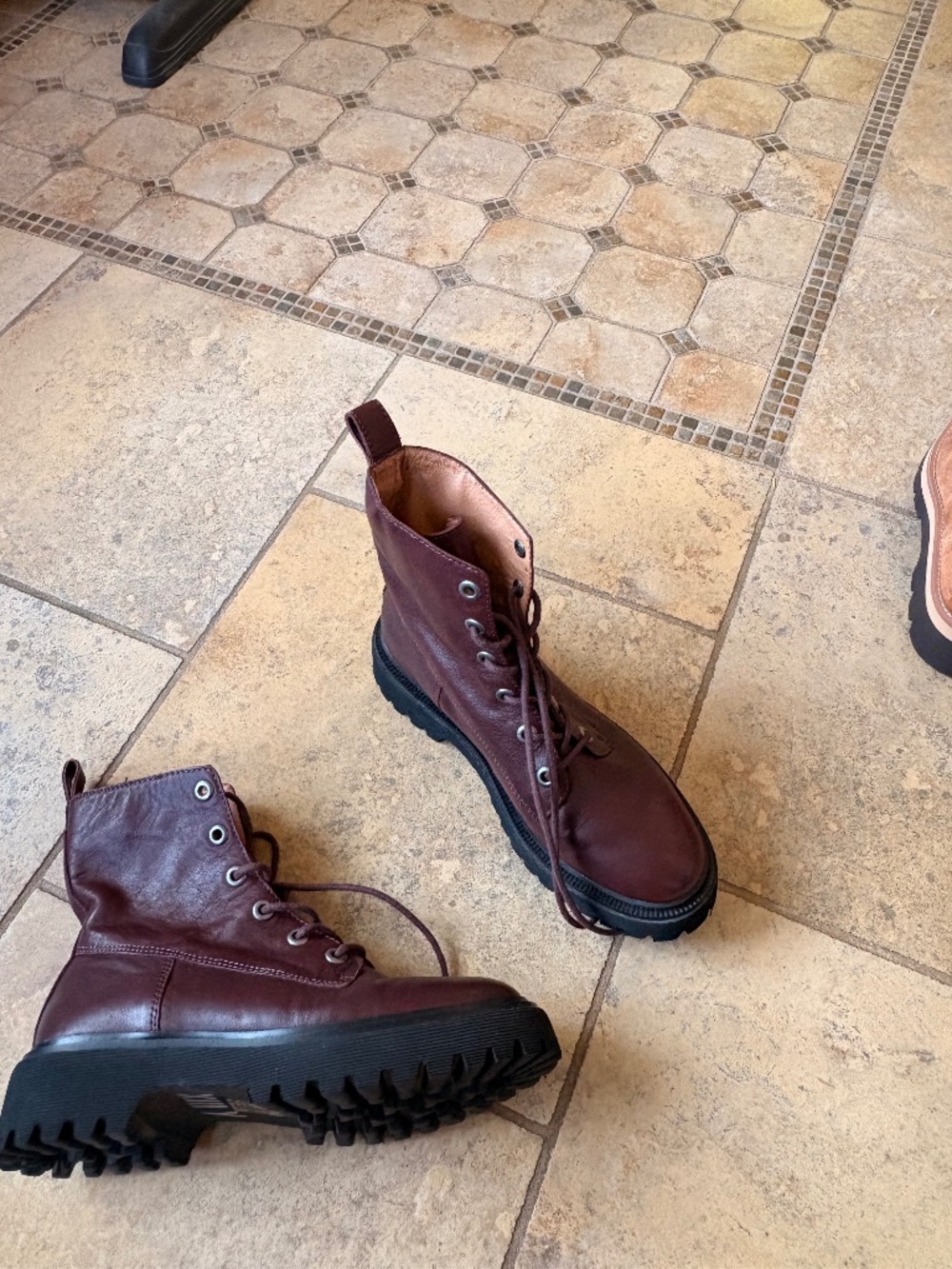 Madewell Lugsole Lace Up Citywalk Boots in Rusted Burgundy Leather 7.5